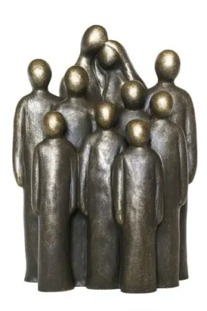 Beeldje Gezin met 8 grote kinderen