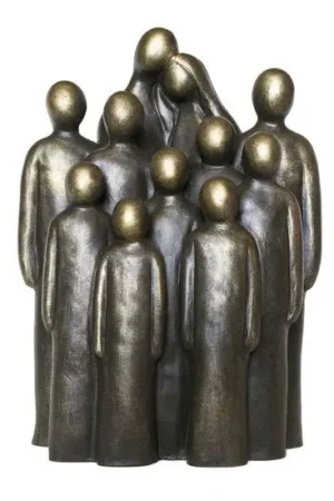 Beeldje Gezin met 9 grote kinderen