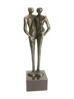 Beeldje Een houvast aan elkaar hebben