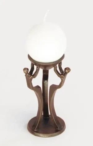 Bronzen beeld Samen naar de top Kandelaar