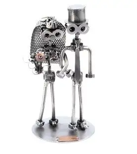 Metalen beeldje bruidspaar