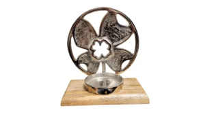 Beeld aluminium met hout - bloemblad klavertje vier